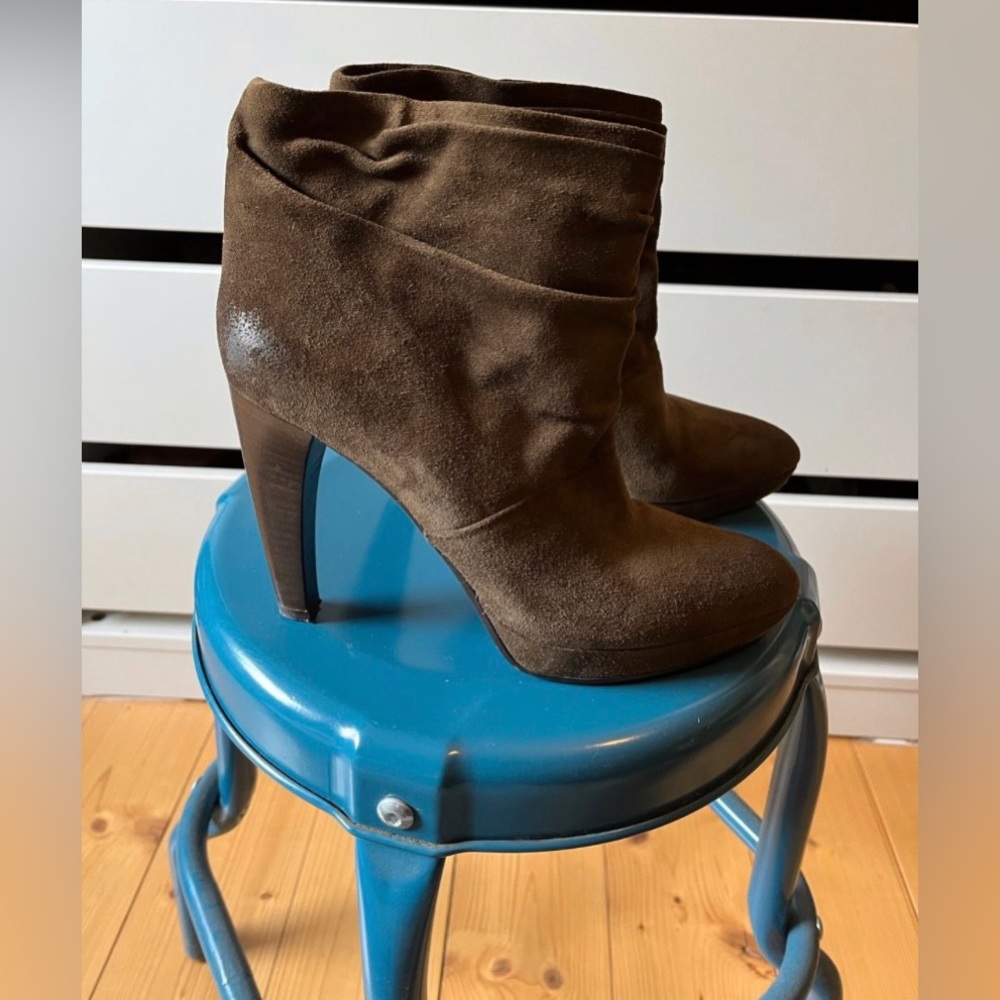 Hugo Boss Orange Italian-Made Brown Suede Booties Heels Genuine Leather Boots 39